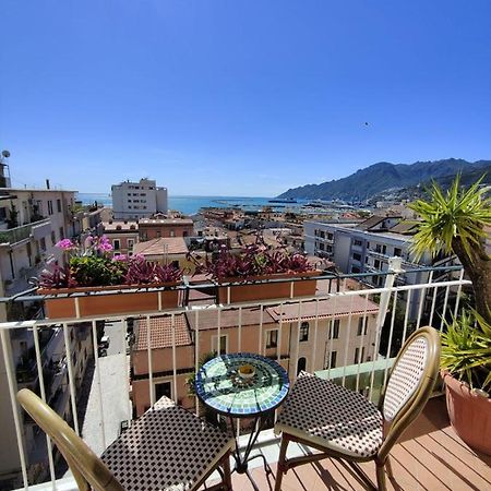 Oasi Al Centro Con Parcheggio Bed & Breakfast Salerno Exterior foto