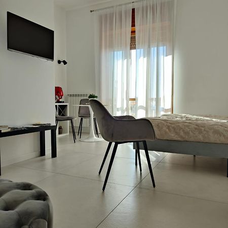 Oasi Al Centro Con Parcheggio Bed & Breakfast Salerno Exterior foto