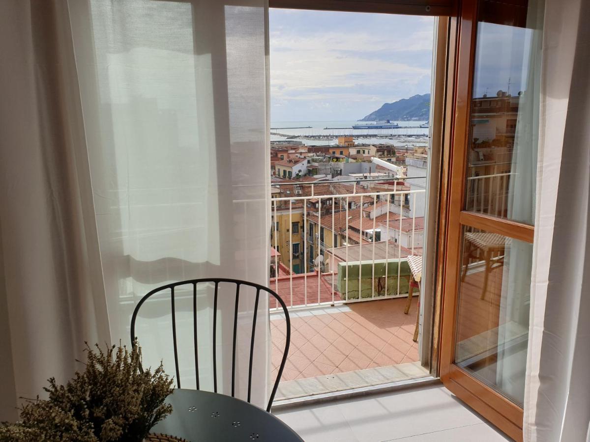 Oasi Al Centro Con Parcheggio Bed & Breakfast Salerno Exterior foto