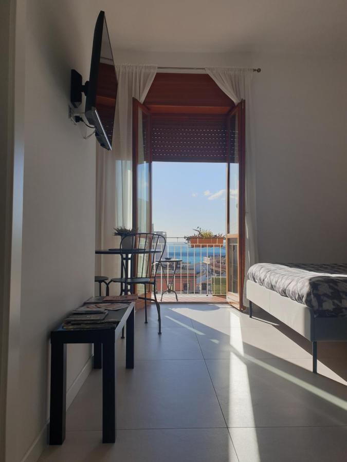 Oasi Al Centro Con Parcheggio Bed & Breakfast Salerno Exterior foto
