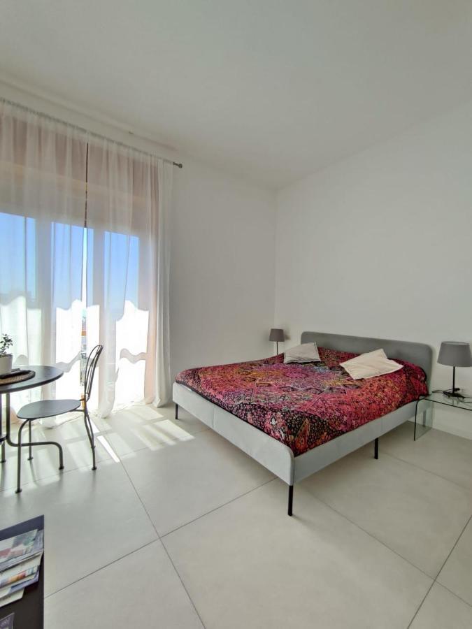 Oasi Al Centro Con Parcheggio Bed & Breakfast Salerno Exterior foto