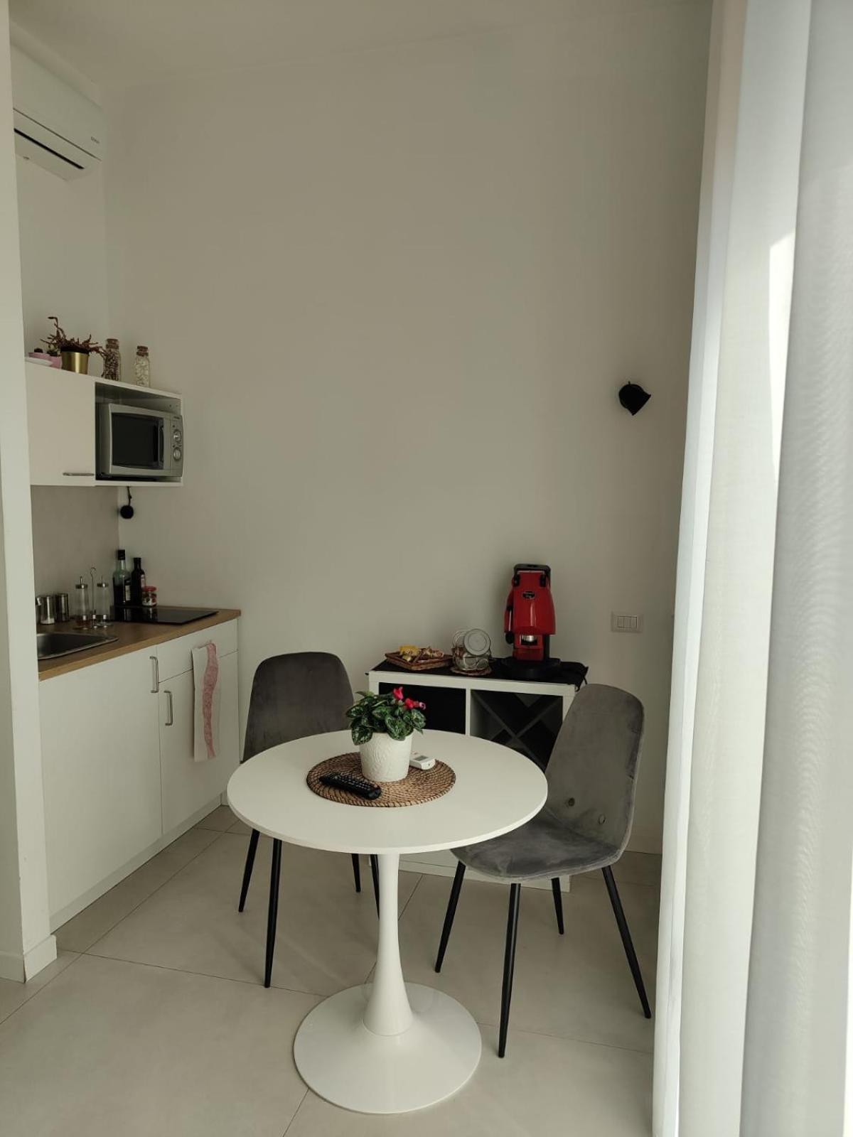 Oasi Al Centro Con Parcheggio Bed & Breakfast Salerno Exterior foto